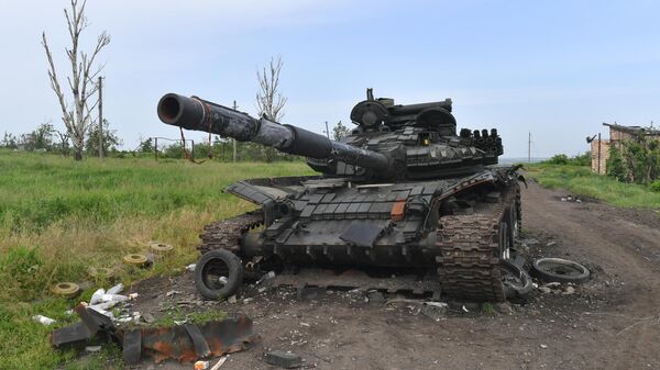 Un tanque de las FFAA ucranianas destruido - Sputnik Mundo