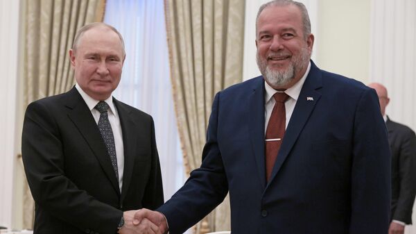 El presidente ruso, Vladímir Putin, y Manuel Marrero, primer ministro cubano - Sputnik Mundo