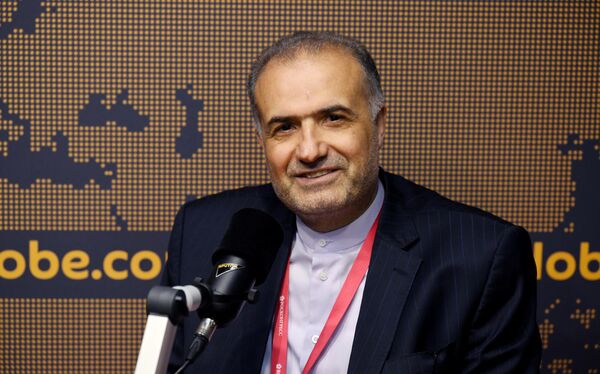 En estudio de Radio Sputnik, el embajador iraní, Kazem Jalali, en el SPIEF 2023. - Sputnik Mundo