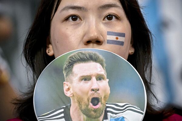 Una hincha china de Leo Messi antes del partido amistoso entre Argentina y Australia. - Sputnik Mundo