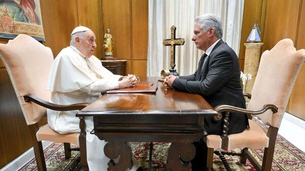 Miguel Díaz-Canel, el presidente cubano, se reunió con el papa Francisco, durante su visita a la Santa Sede del Vaticano, el 20 de junio de 2023 - Sputnik Mundo