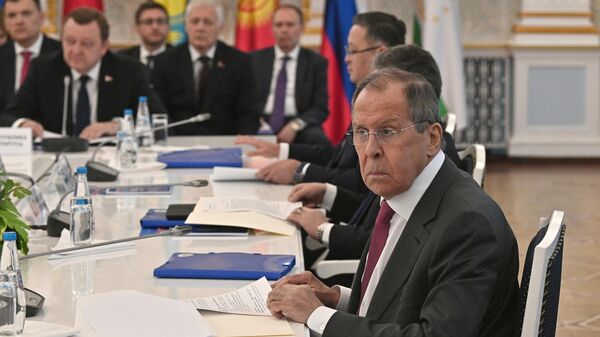 Serguéi Lavrov, el ministro ruso de Asuntos Exteriores, asiste en Minsk a una reunión del Consejo de Ministros de Asuntos Exteriores de la Organización del Tratado de Seguridad Colectiva.  - Sputnik Mundo