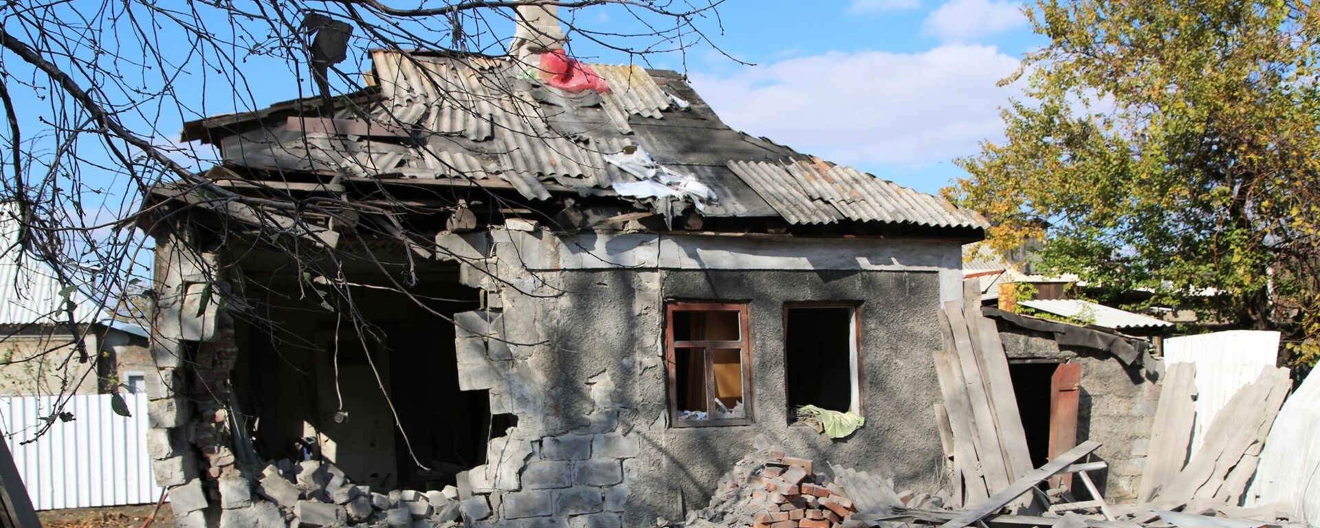 Consecuencias de los bombardeos en el distrito de Kúibishevski de Donetsk  - Sputnik Mundo, 1920, 21.06.2023