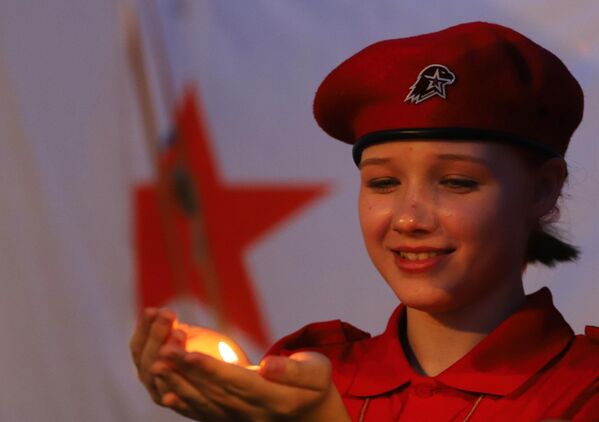 El acto anual de la Vela del Recuerdo se celebra en vísperas del Día de la Memoria y el Duelo desde 2009. - Sputnik Mundo