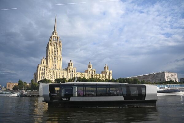 El lanzamiento de la circulación de tranvías fluviales por el río Moscova es un gran acontecimiento para la ciudad. Se trata de un proyecto único no sólo para Rusia y Moscú, sino en general para todo el mundo. - Sputnik Mundo