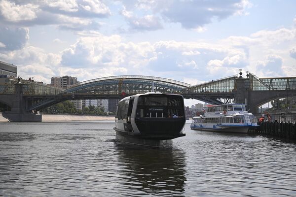 El tráfico regular de barcos por el río Moscova se interrumpió en 1991. Durante más de 30 años, por la principal vía fluvial de la capital sólo navegaron embarcaciones de recreo. - Sputnik Mundo