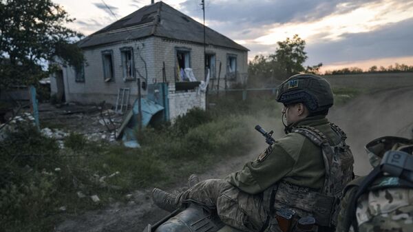 Un soldado ucraniano en la región de Lugansk, el 21 de mayo de 2023. Archivo.  - Sputnik Mundo