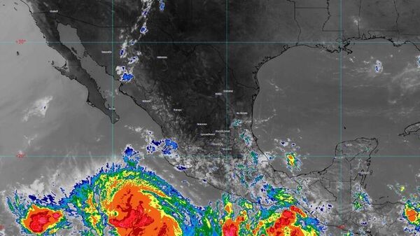 El huracán Adrián es el primero de la temporada en México. - Sputnik Mundo