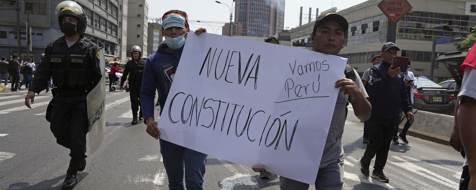 Manifestantes peruanos reclaman una nueva constitución (archivo) - Sputnik Mundo, 1920, 05.07.2023
