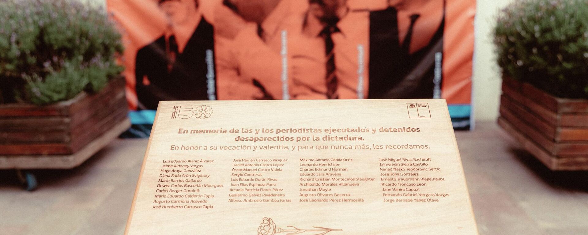 La placa en honor de los periodistas chilenos asesinados durante la dictadura de Pinochet - Sputnik Mundo, 1920, 11.07.2023