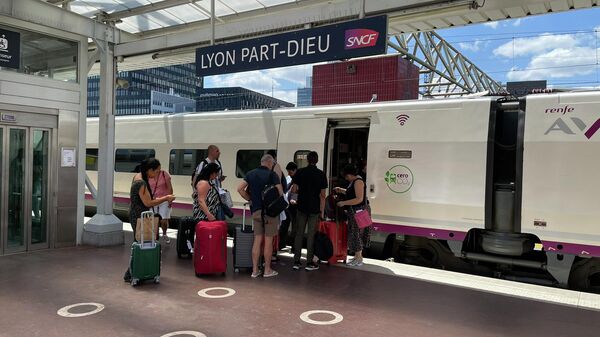 Inauguración del primer tren AVE en Francia desde Barcelona a Lyon - Sputnik Mundo