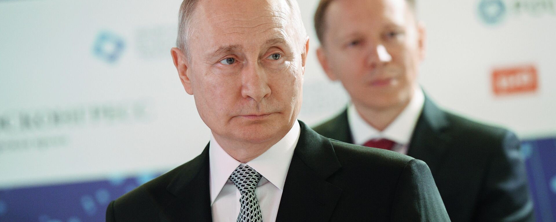 Vladímir Putin, el presidente ruso, durante su visita en el Foro de Tecnologías Futuras, 13 de julio de 2023 - Sputnik Mundo, 1920, 23.07.2023