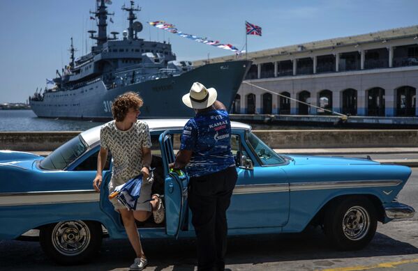 Un buque escuela de la Armada rusa Perekop en el puerto de La Habana, Cuba. - Sputnik Mundo