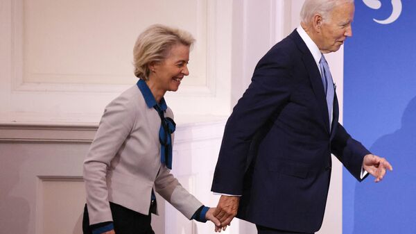 Joe Biden, presidente de EEUU, y Ursula von der Leyen, presidenta de la Comisión Europea (archivo) - Sputnik Mundo