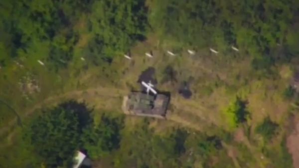 El dron kamikaze Lancet destruye el sistema antiaéreo ucraniano Strela-10  - Sputnik Mundo