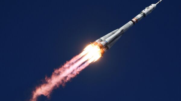 El vehículo de lanzamiento con la nave espacial Soyuz MS-19 - Sputnik Mundo