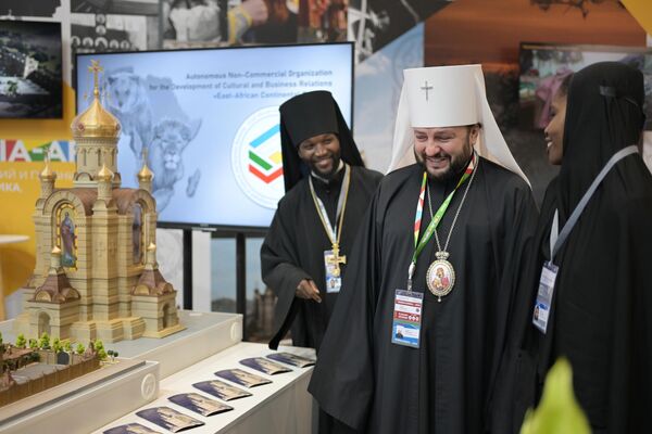 Participantes en el Foro en el centro de congresos y exposiciones Expoforum. - Sputnik Mundo