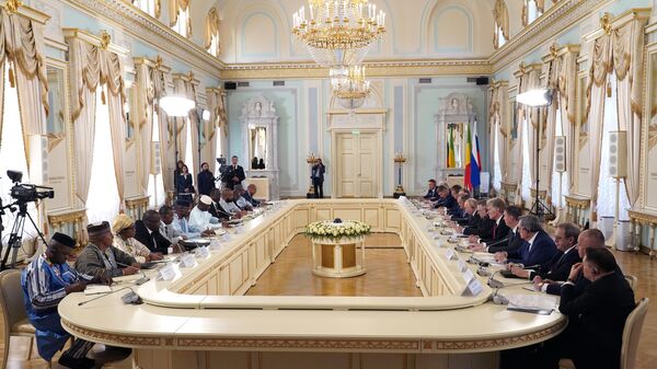 El presidente ruso, Vladímir Putin, y el presidente de transición de Malí, Assimi Goyta, durante su reunión el 29 de julio 2023 - Sputnik Mundo