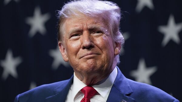 Donald Trump, expresidente de EEUU, habla en la Cena Lincoln 2023 del Partido Republicano de Iowa, el 28 de julio de 2023 - Sputnik Mundo