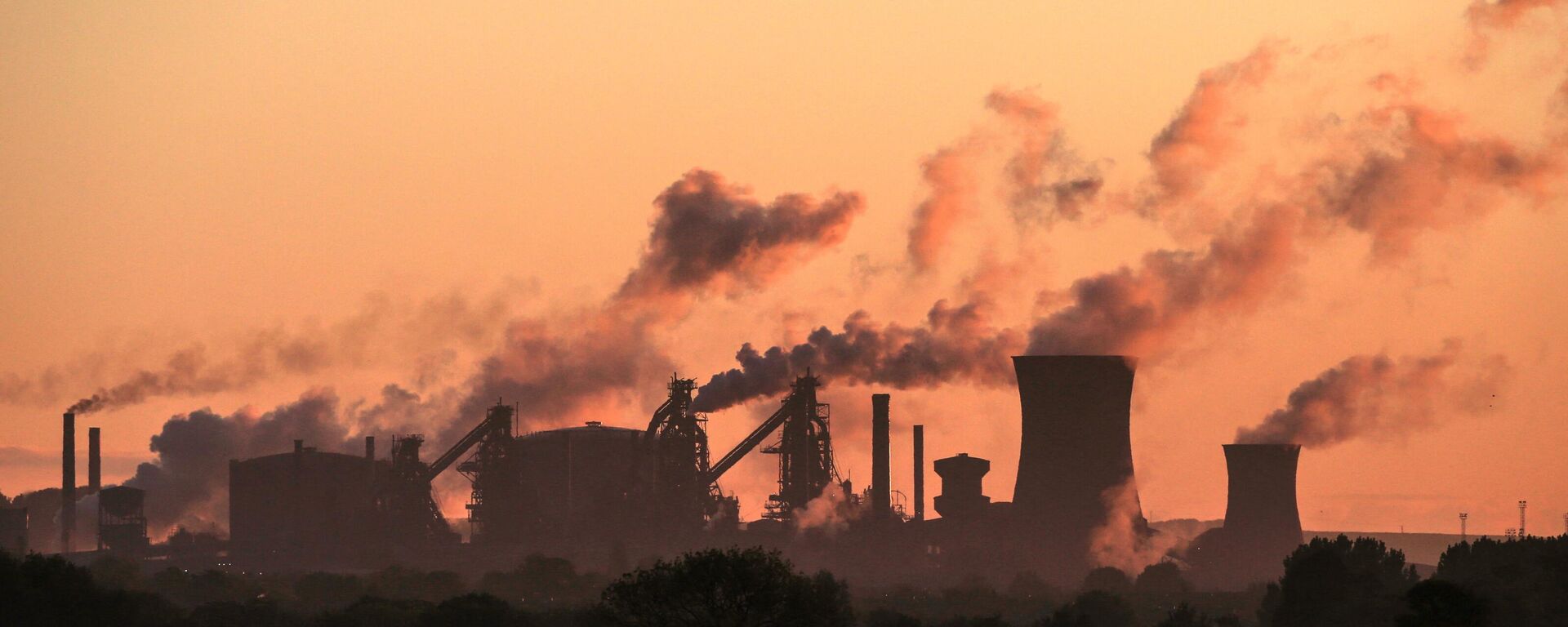 La planta de British Steel en Scunthorpe al amanecer, en el norte de Lincolnshire - Sputnik Mundo, 1920, 02.08.2023