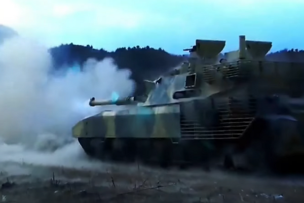 Un tanque M2020 norcoreano en acción en 2023 - Sputnik Mundo