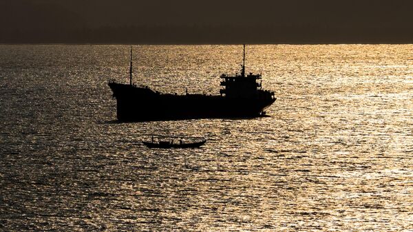 Un barco en el Mar de China Meridional. - Sputnik Mundo