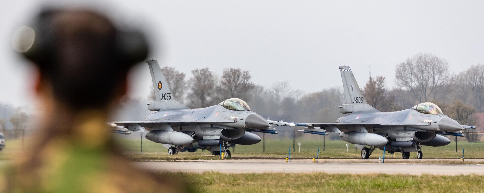 Aviones de combate F-16 durante el ejercicio de la Fuerza Aérea internacional de la OTAN Frisian Flag, en la base aérea de Leeuwarden, los Países Bajos, el 28 de marzo de 2022. - Sputnik Mundo, 1920, 17.08.2023