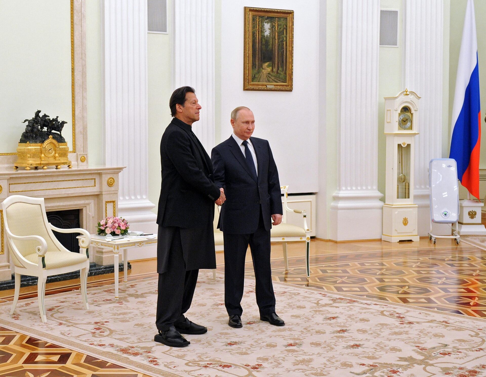 El ex primer ministro pakistaní, Imran Jan, y el presidente ruso, Vladímir Putin - Sputnik Mundo, 1920, 09.08.2023
