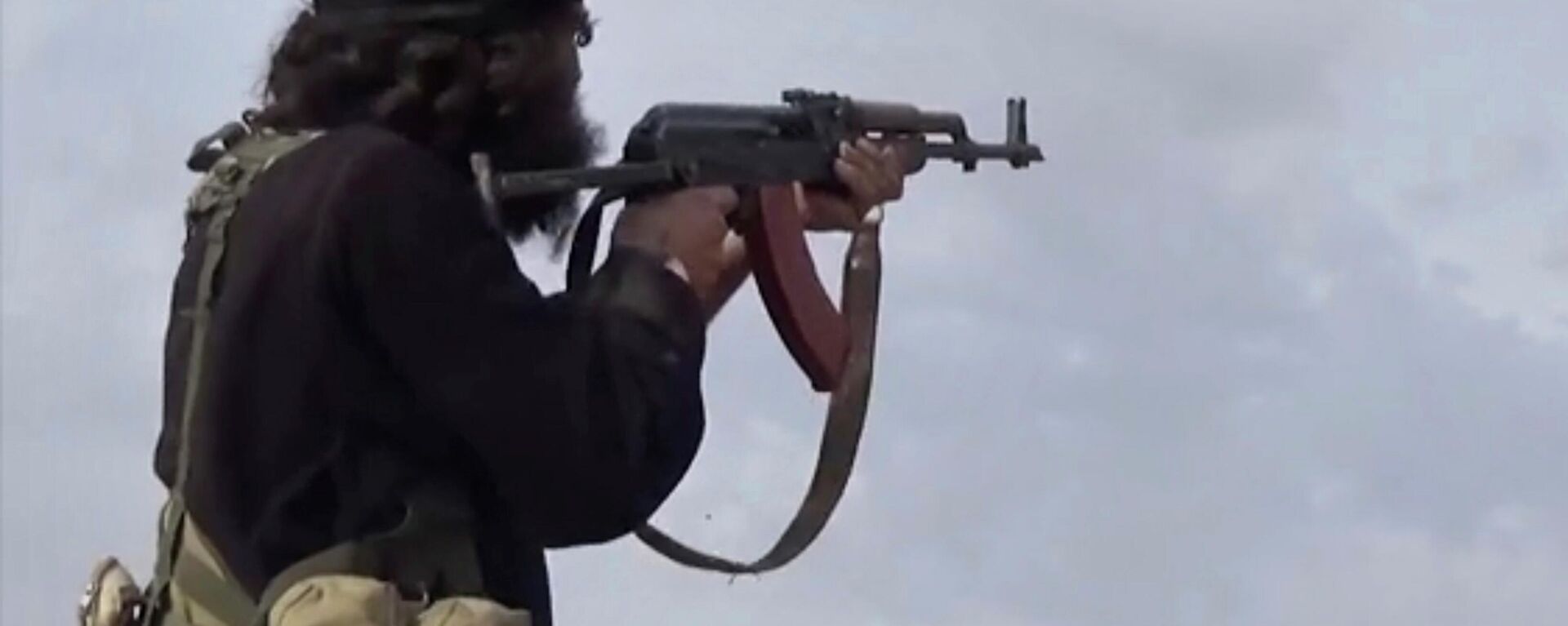 Un soldado del grupo terrorista del Estado Islámico - Sputnik Mundo, 1920, 13.08.2023