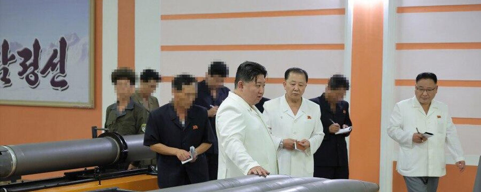 El líder norcoreano, Kim Jong-un, inspeccionó el trabajo de las fábricas militares - Sputnik Mundo, 1920, 14.08.2023