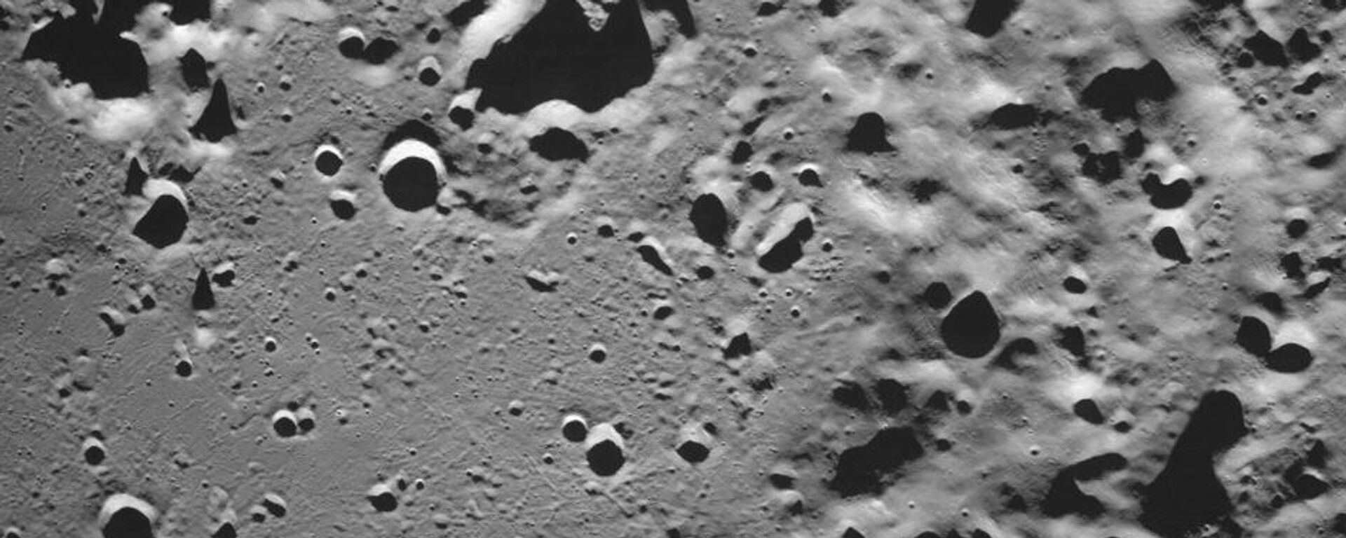 Una foto de la superficie lunar tomado por la estación rusa Luna-25 - Sputnik Mundo, 1920, 19.01.2024