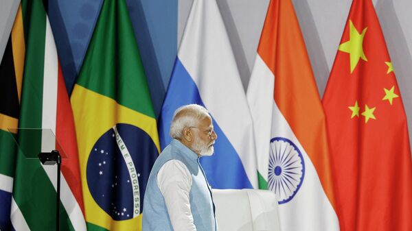 El primer ministro de la India, Narendra Modi, llega a la cumbre de los BRICS 2023 en Johannesburgo, el 22 de agosto de 2023 - Sputnik Mundo