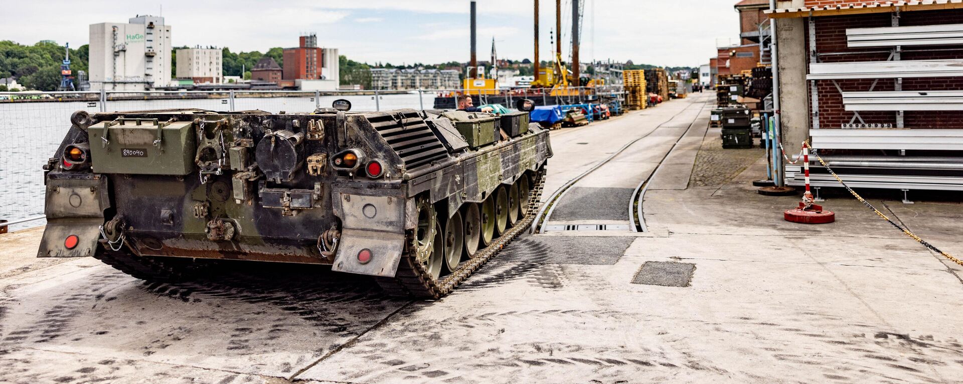 El chasis de un tanque de combate Leopard 1A5 en las instalaciones de la empresa de tecnología militar FFG en Flensburg, el 20 de junio de 2023. - Sputnik Mundo, 1920, 31.08.2023