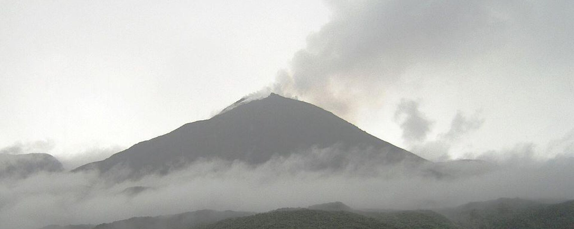 El volcán Reventador, ubicado en la provincia ecuatoriana de Napo (Amazonía)  - Sputnik Mundo, 1920, 03.09.2023
