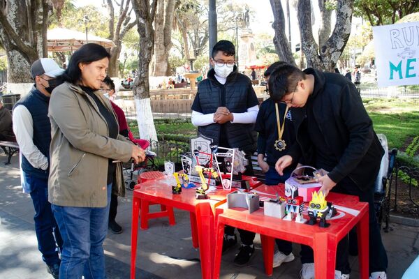 Viajar a México para participar en un torneo de robótica: el sueño de estos estudiantes bolivianos - Sputnik Mundo