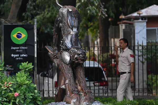 Una escultura del jaguar, el animal nacional de Brasil. - Sputnik Mundo