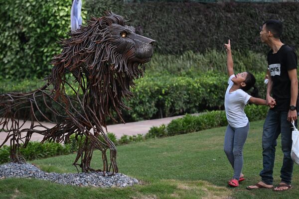 Una escultura de león, el animal nacional del Reino Unido. - Sputnik Mundo