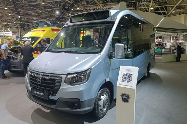 El modelo Gazelle City de la marca GAZ es presentada como una opción versatil y moderna de minibus - Sputnik Mundo