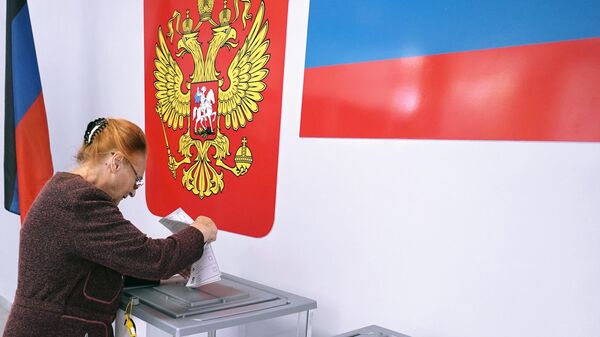 Rusia celebra comicios del 8 al 10 de septiembre para elegir a alcaldes, gobernadores, parlamentos regionales - Sputnik Mundo