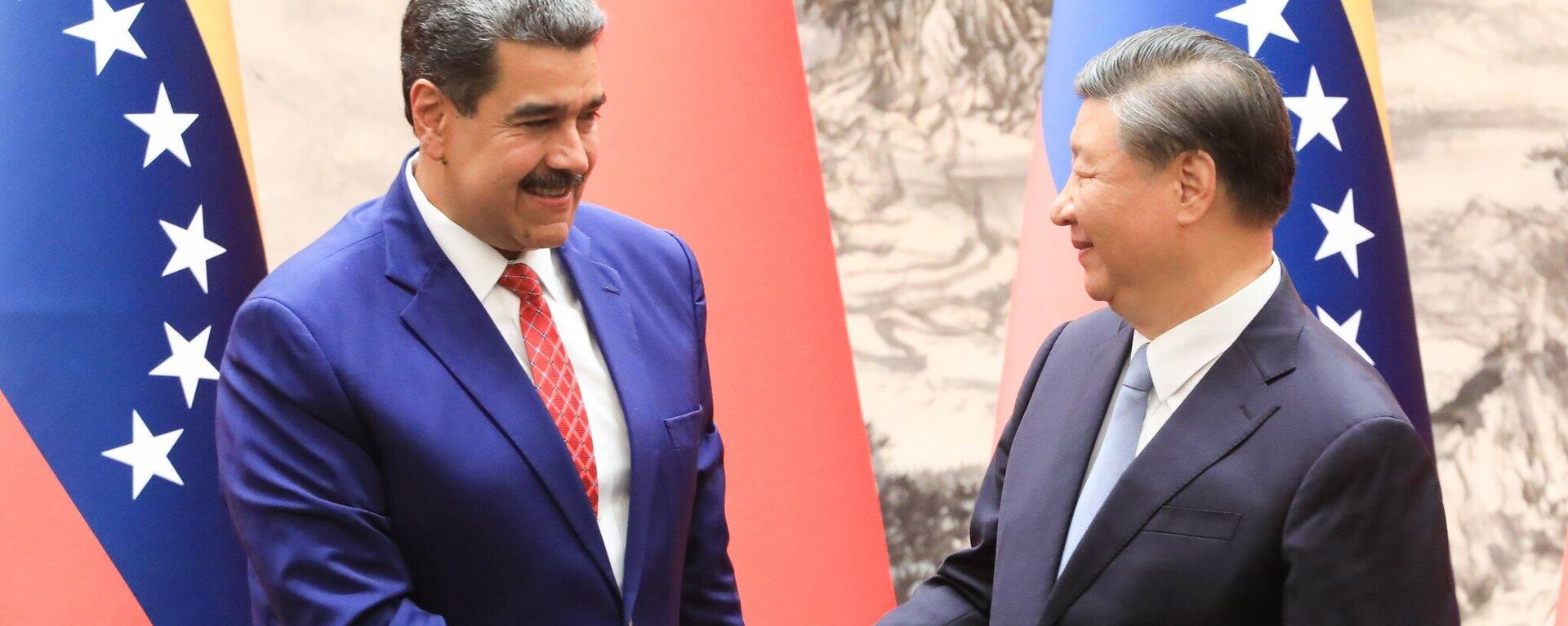 Nicolás Maduro y Xi Jinping en Pekin - Sputnik Mundo, 1920, 22.05.2024