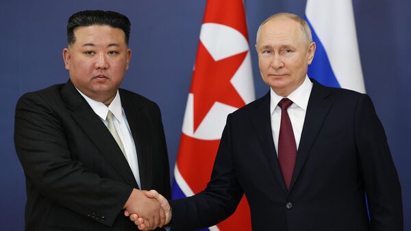 El líder norcoreano, Kim Jong-un, y el presidente de Rusia, Vladímir Putin - Sputnik Mundo