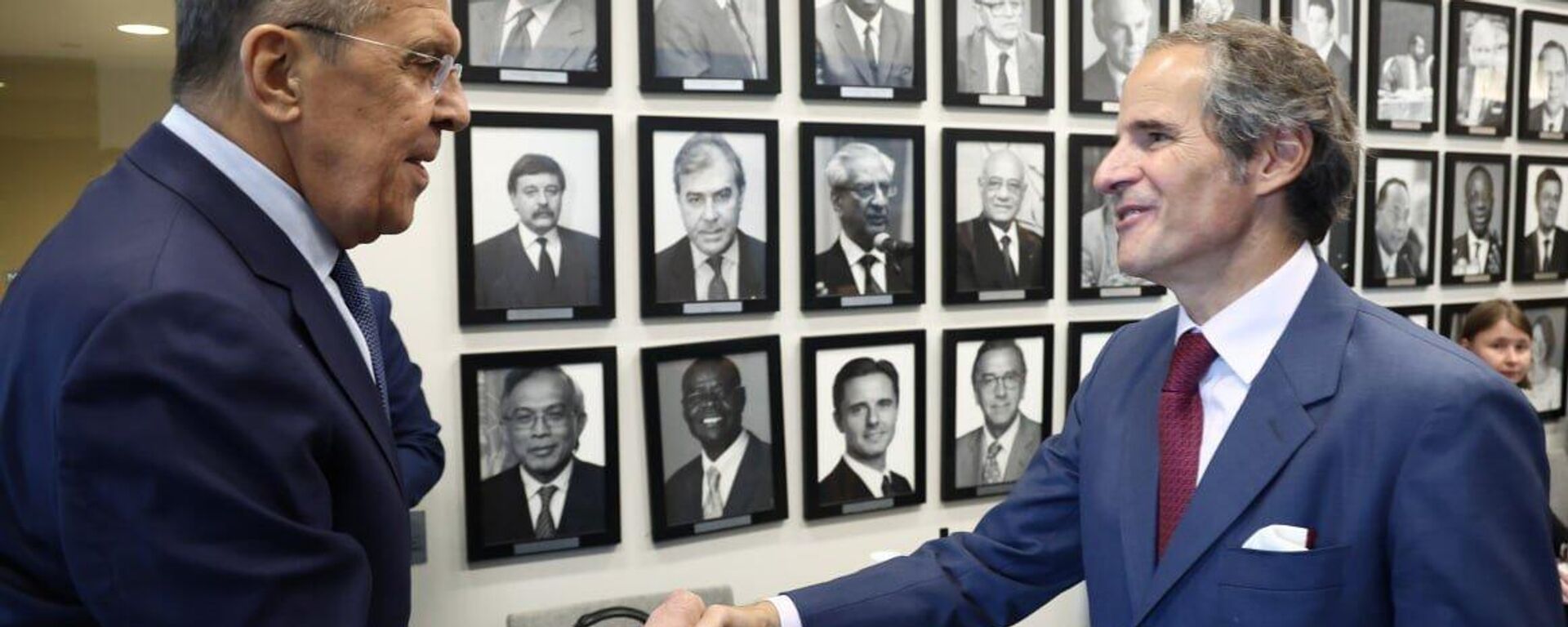 El ministro de Exteriores de Rusia, Serguéi Lavrov, y el director general del Organismo Internacional de la Energía Atómica (OIEA), Rafael Grossi - Sputnik Mundo, 1920, 21.09.2023