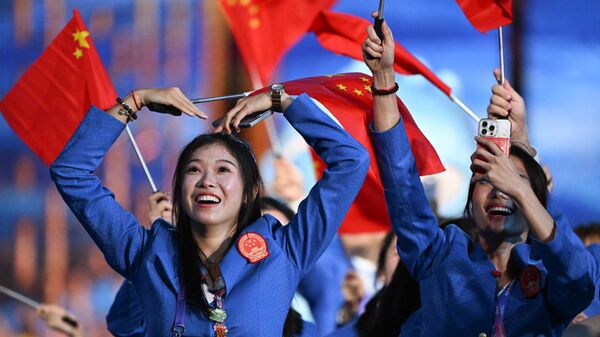 Участники китайской делегации на церемонии открытия 19-х Азиатских игр в в Ханчжоу, Китай - Sputnik Mundo