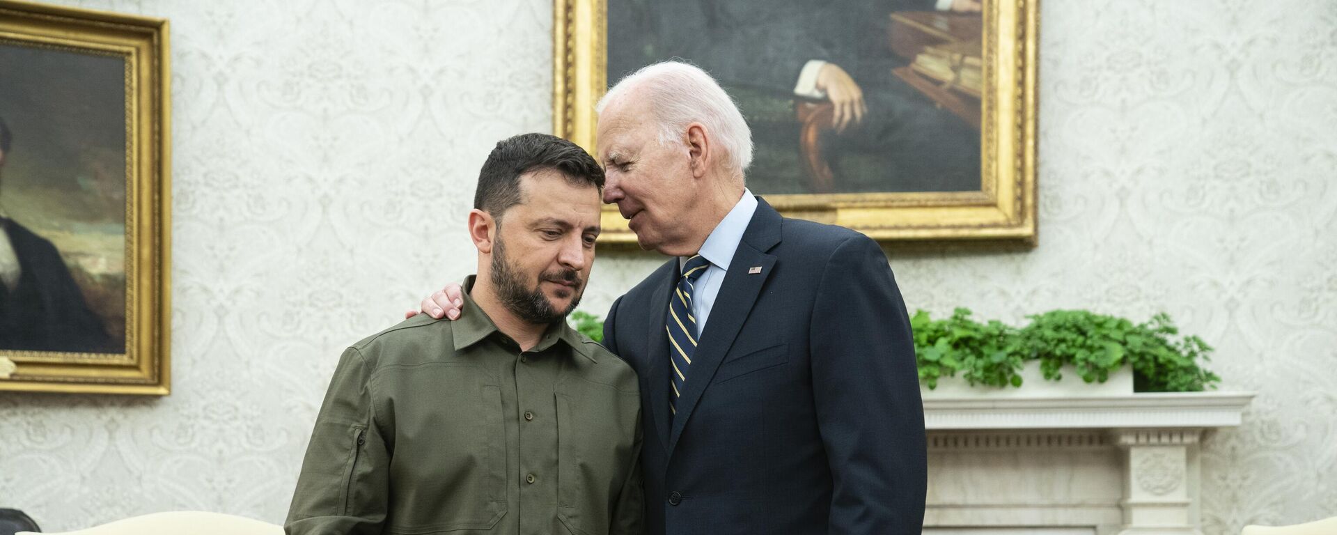 El presidente de Ucrania, Volodímir Zelenski, y el presidente de EEUU, Joe Biden, el 21 de septiembre, 2023 - Sputnik Mundo, 1920, 07.10.2023