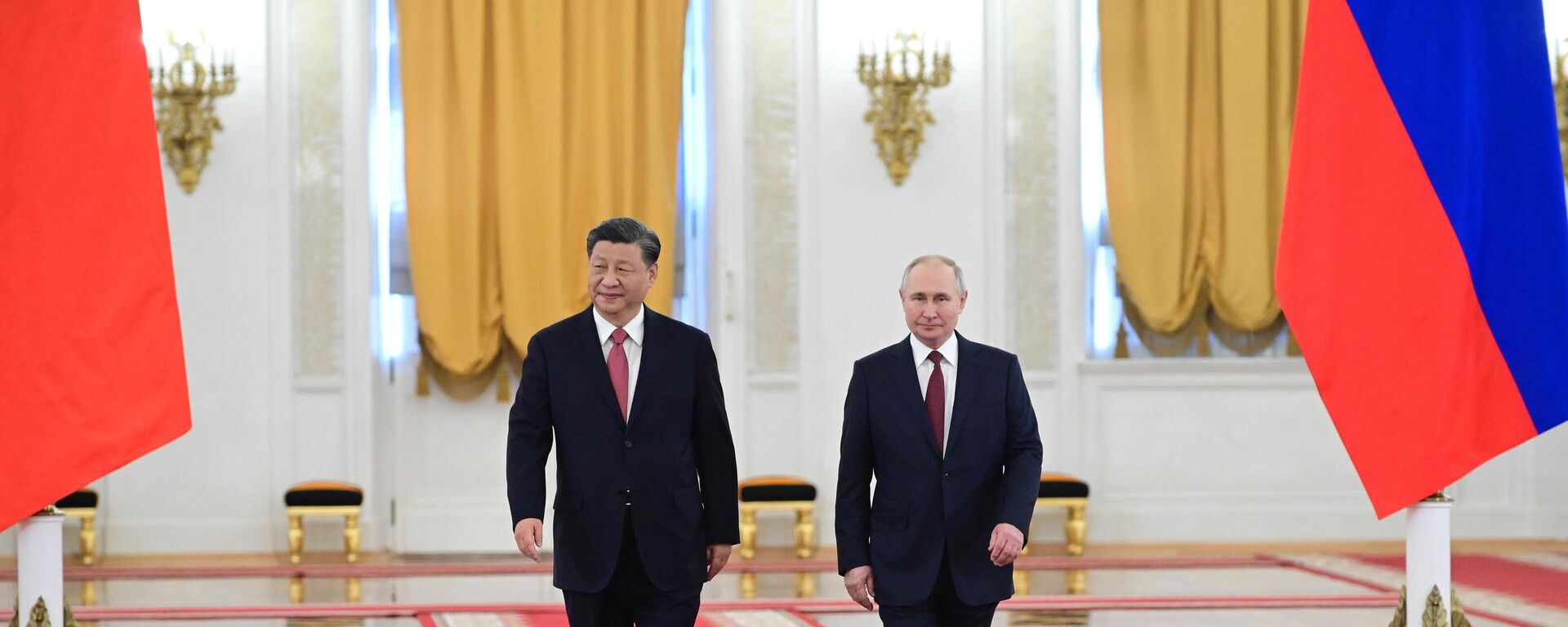 El presidente chino, Xi Jinping, junto al presidente ruso, Vladímir Putin - Sputnik Mundo, 1920, 30.09.2023