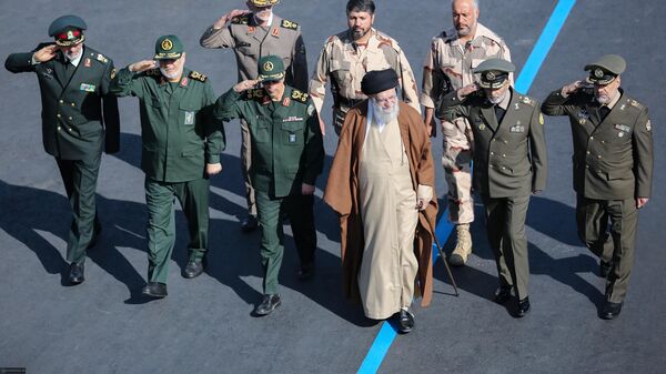 El ayatolá Alí Jameneí participó este martes en una ceremonia de graduación de cadetes. - Sputnik Mundo
