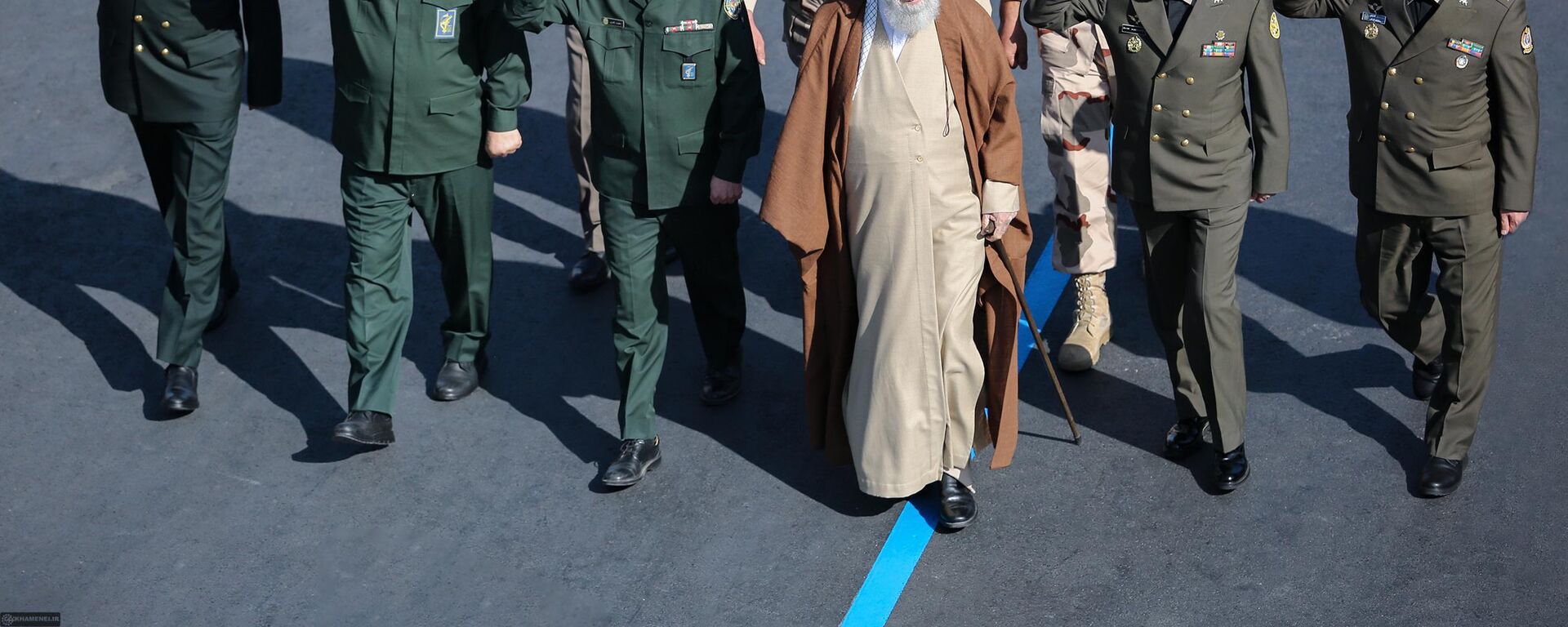 El ayatolá Alí Jameneí participó este martes en una ceremonia de graduación de cadetes. - Sputnik Mundo, 1920, 10.10.2023