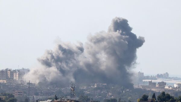 Bombardeos de Israel en la zona palestina de Gaza - Sputnik Mundo