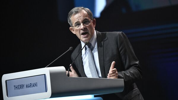 Thierry Mariani, el eurodiputado francés, habla durante el mitin de campaña en Reims, este de Francia, el 5 de febrero de 2022 - Sputnik Mundo