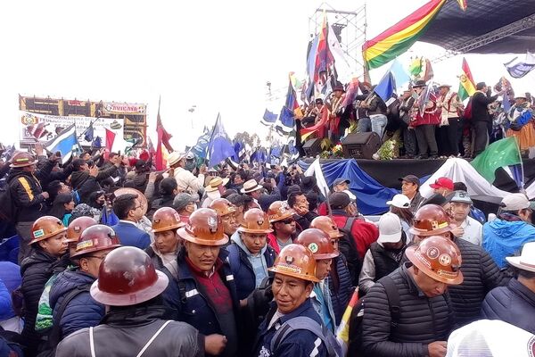 Cabildo en respaldo al Gobierno de Luis Arce, en El Alto, Bolivia. - Sputnik Mundo